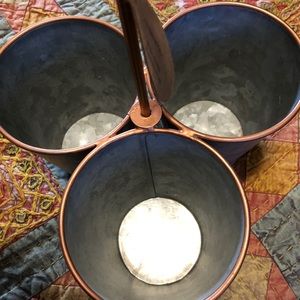 Silverware caddy with 3 attached containers